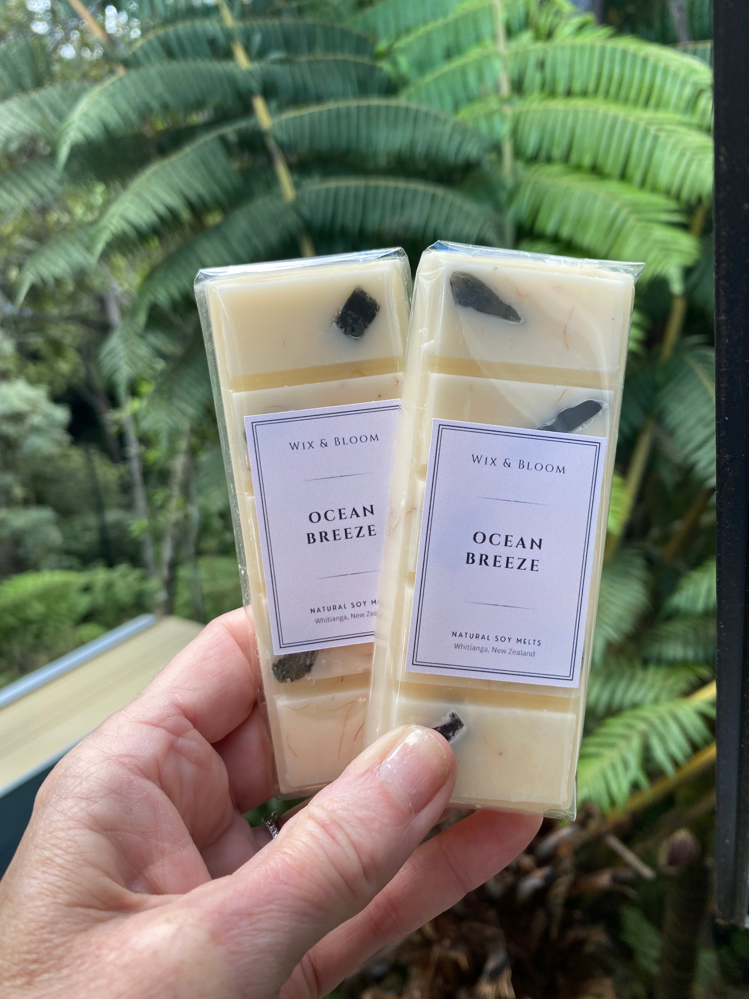 Ocean Breeze Luxury Soy Melt Snap Bar with pounamu chips — natural vegan soy wax, hand-poured in Coromandel NZ by Wix & Bloom