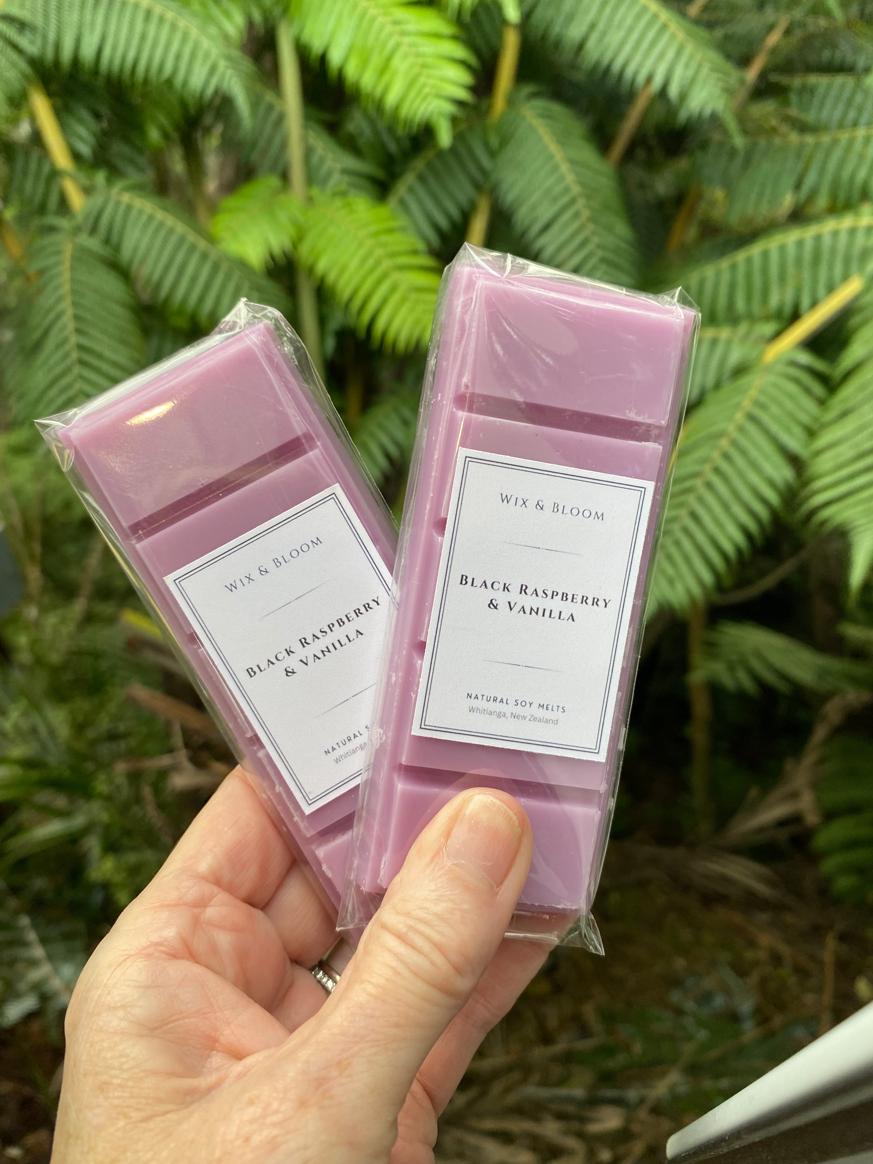 Black Raspberry & Vanilla Luxury Soy Melt Snap Bar — natural vegan soy wax, hand-poured in Coromandel NZ by Wix & Bloom
